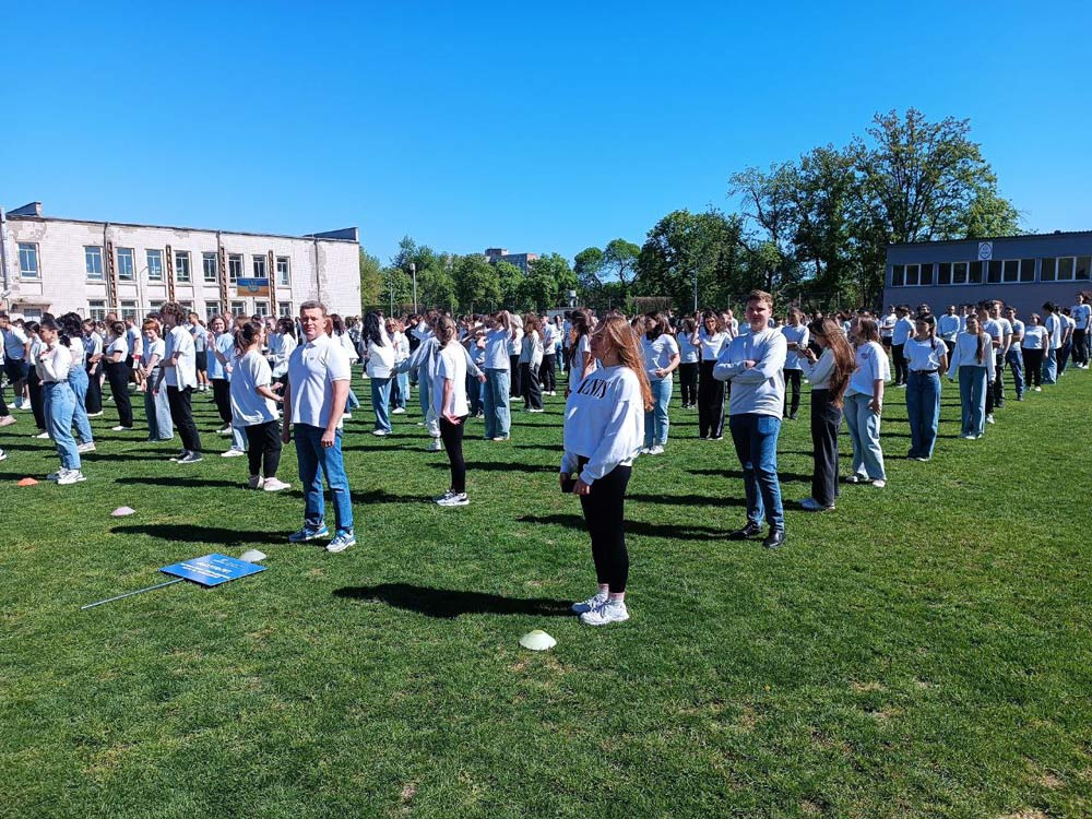 Участь студентів ФМПНТ в загальноуніверситетській руханці