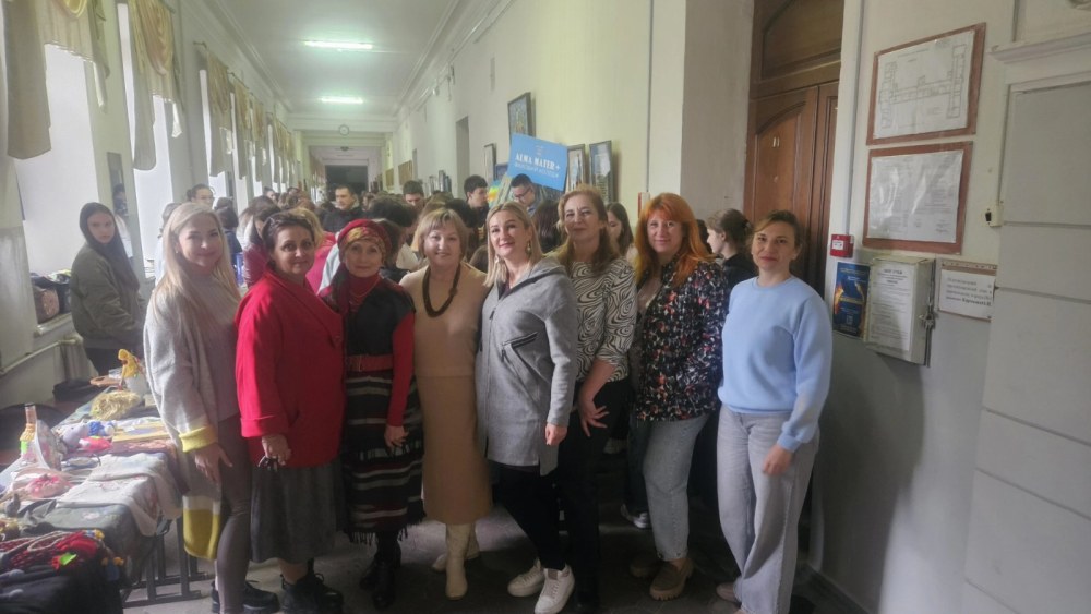 Участь факультету інформаційних технологій, математики та природничих наук у благодійному ярмарку до Дня Захисників і Захисниць України: творчість заради підтримки героїв