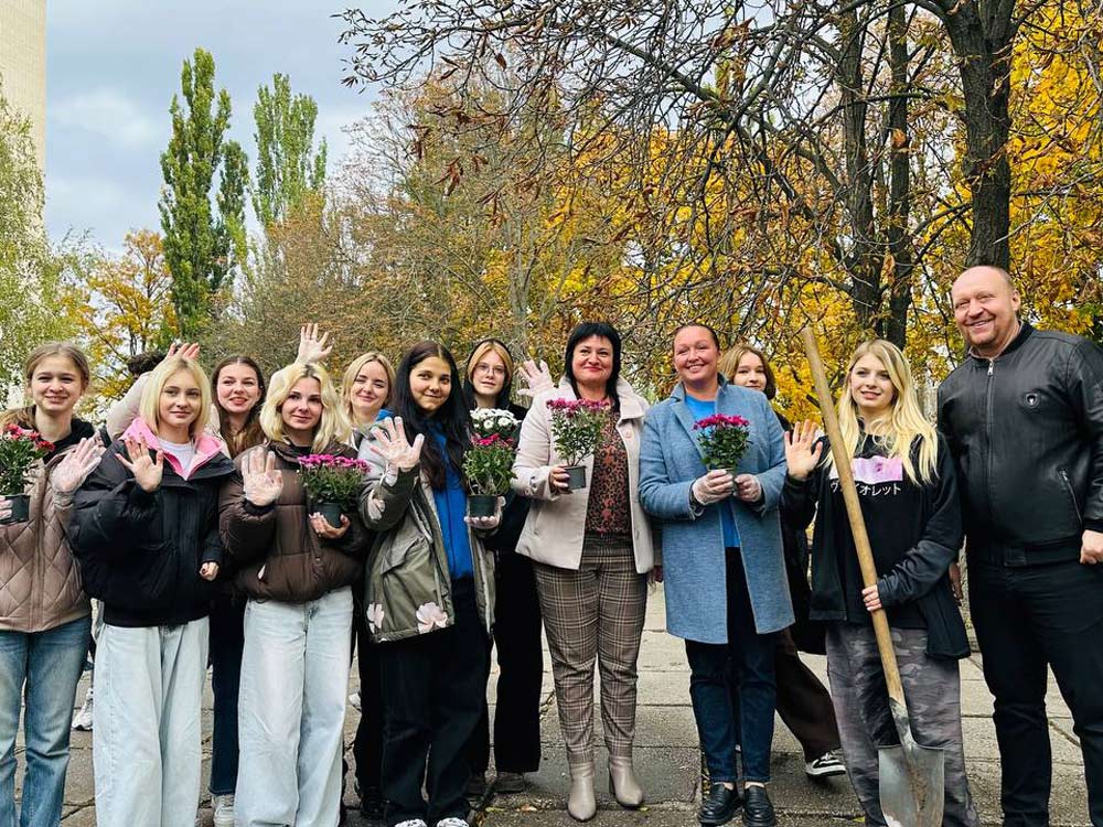 Алея стійкості, незламності та надії: студенти університету посадили символ віри в Україну