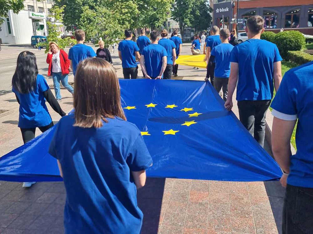 Інформаційний Центр ЄС в Кіровоградській області та Центральноукраїнський державний університет ім.В.Винниченка вітає з Днем Європи!