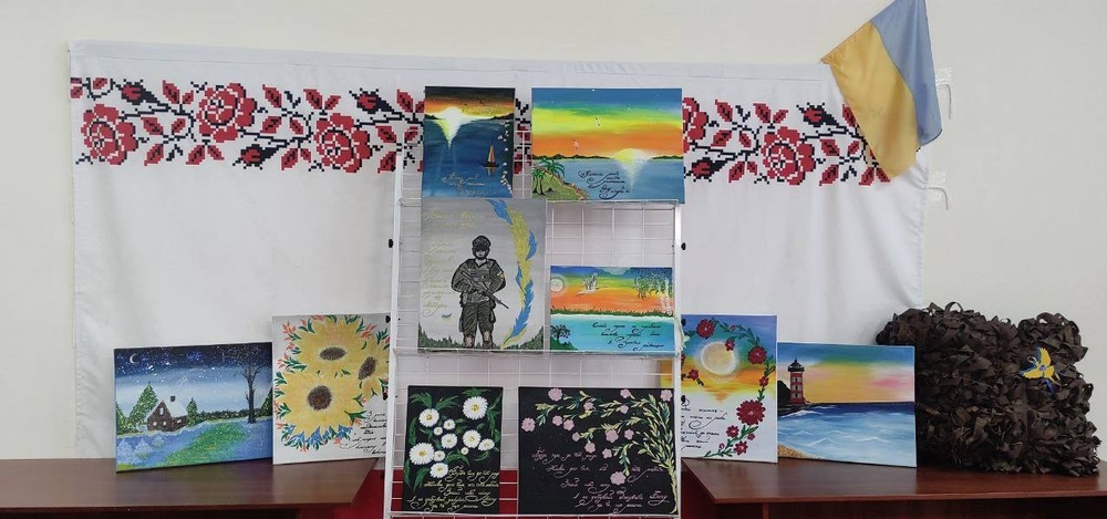 Виставка творчих робіт Олени Височиної в бібліотеці ЦДУ імені Володимира Винниченка